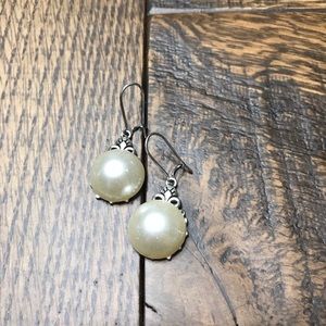 Plunder drop pearl earrings